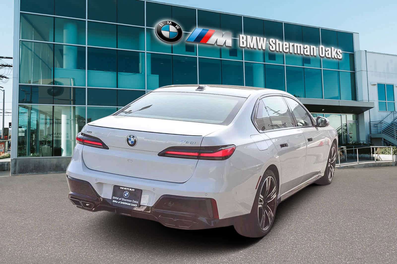 New 2026 BMW 760i xDrive w/ Executive Package image 4