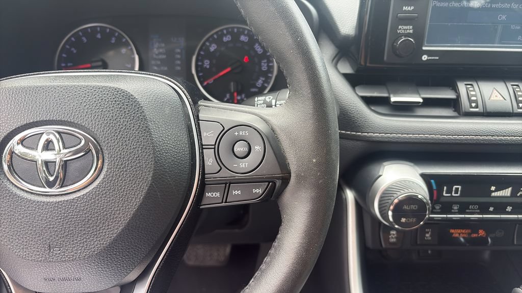 Used 2020 Toyota RAV4 XLE Premium AWD/4WD image 25