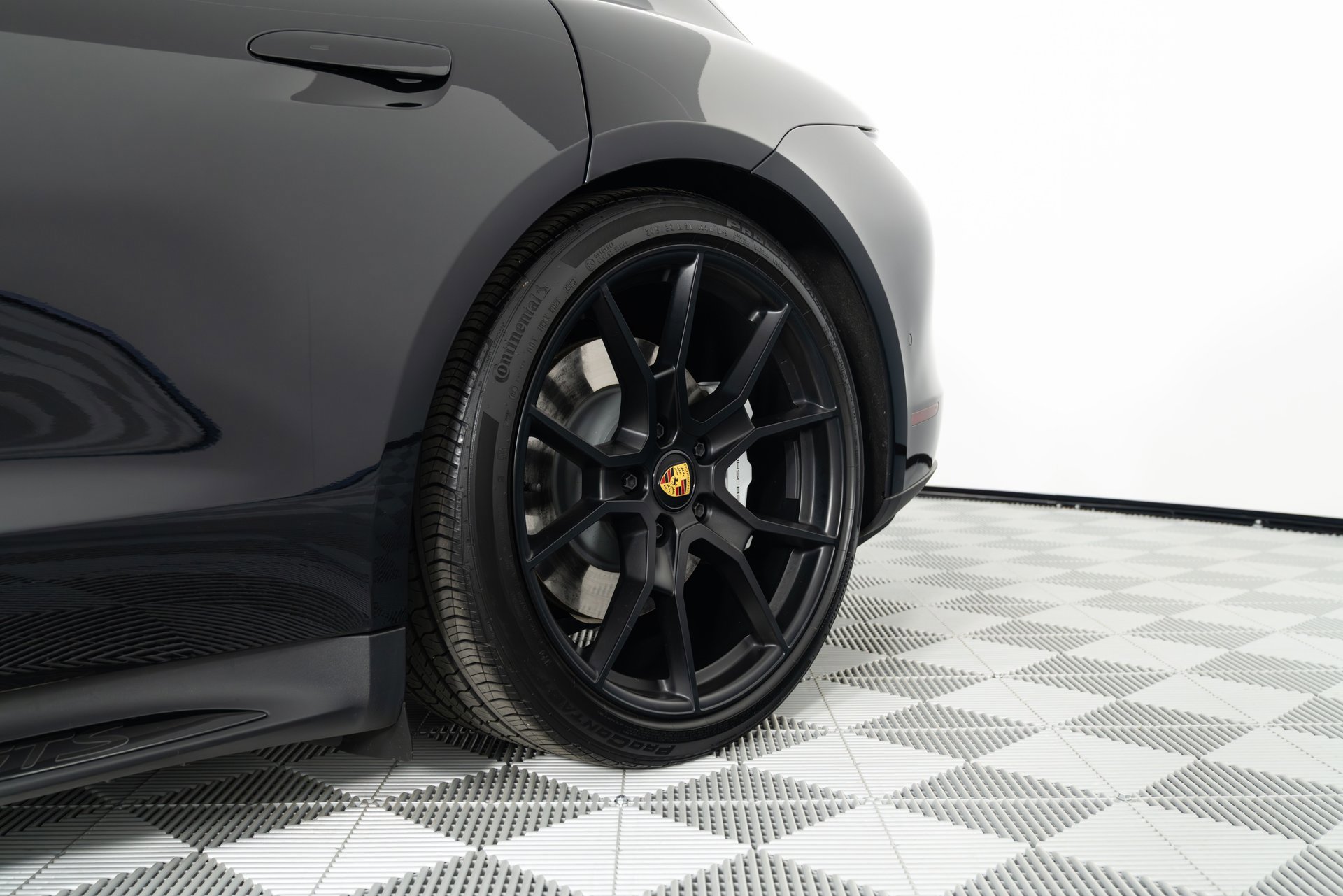Used 2024 Porsche Taycan GTS AWD/4WD image 44