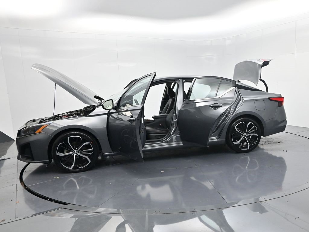 Used 2024 Nissan Altima 2.5 SR image 60