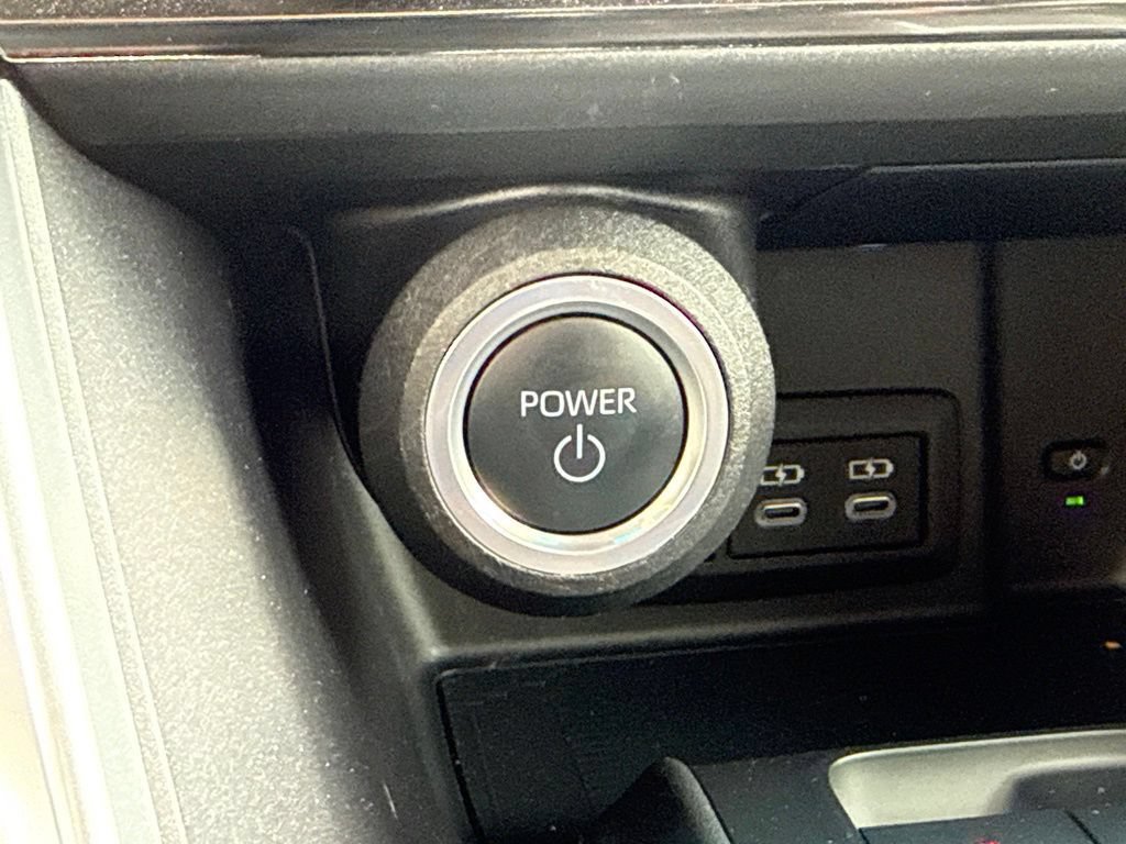 Certified 2024 Toyota Venza LE AWD/4WD image 28