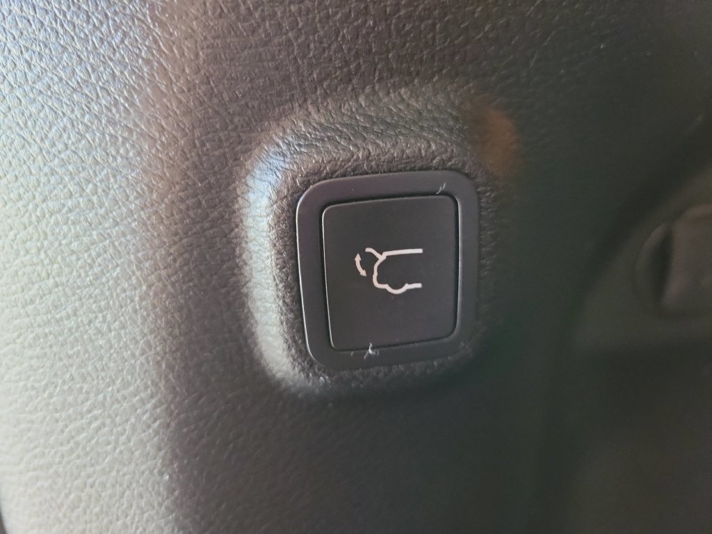 Used 2023 Jeep Cherokee Altitude Lux AWD/4WD image 15