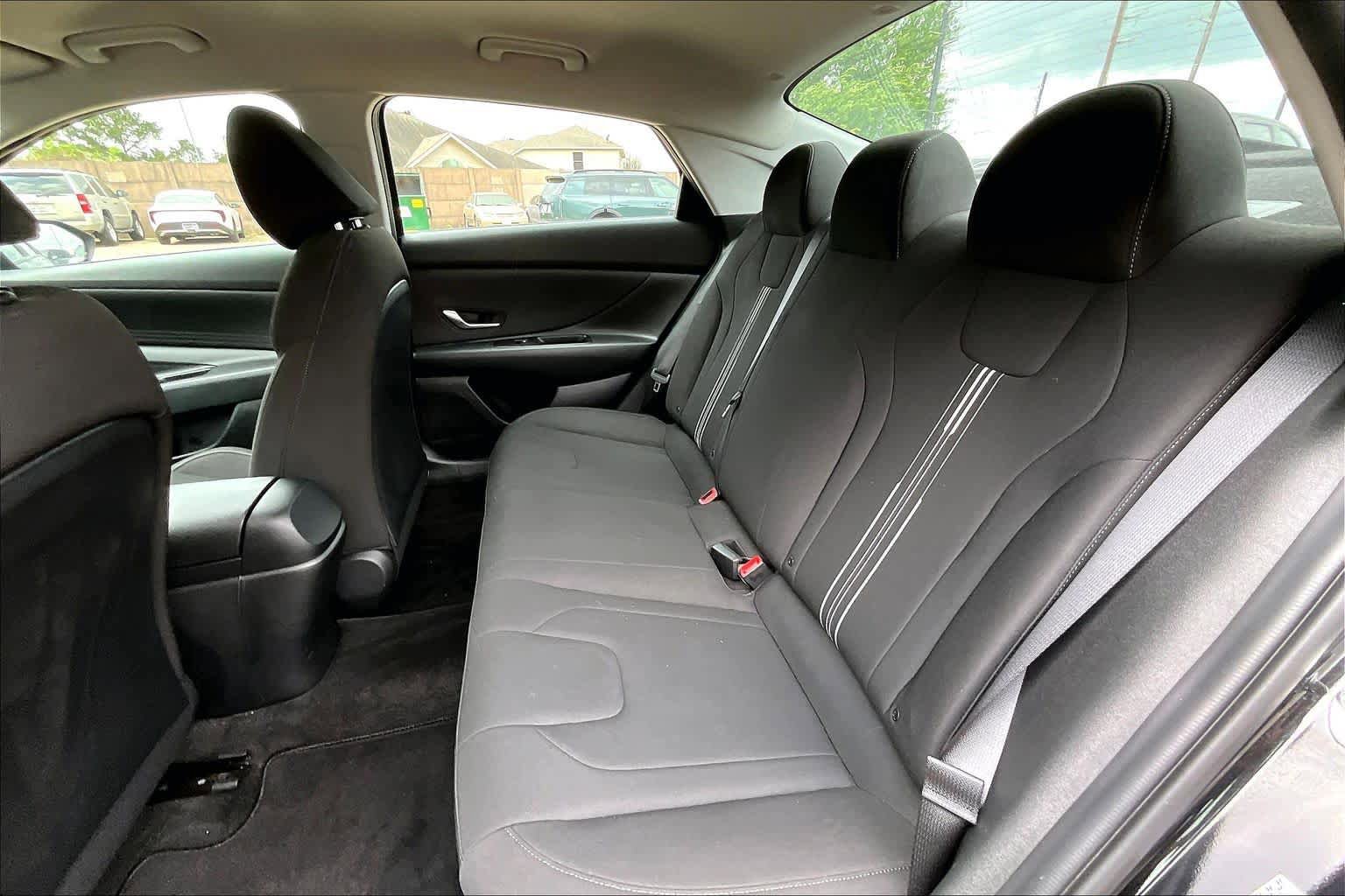 Used 2023 Hyundai Elantra SEL image 18
