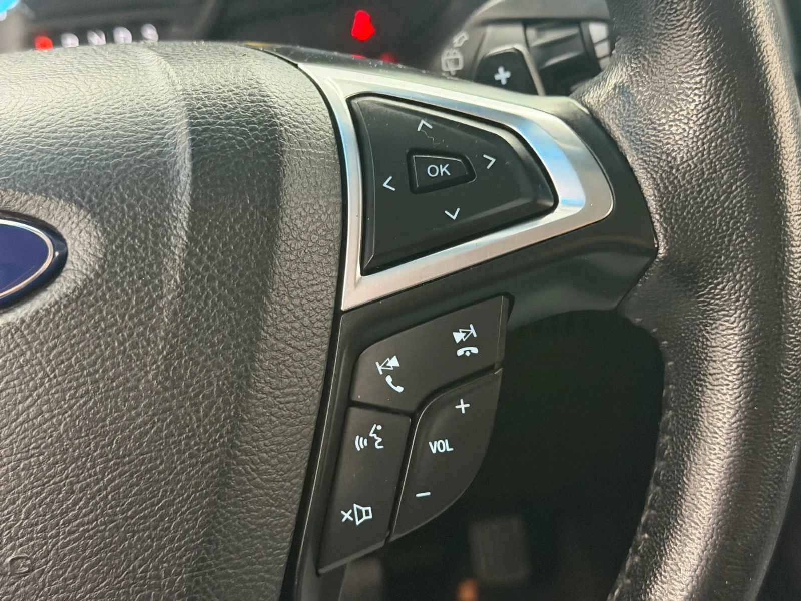 Used 2016 Ford Edge Titanium AWD/4WD image 26