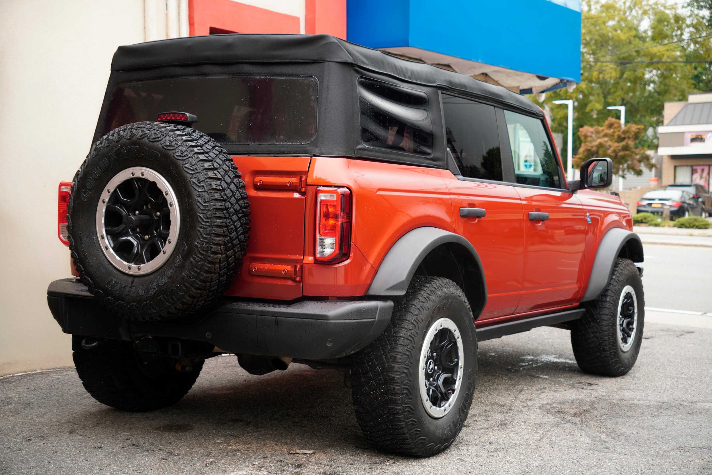 Used 2023 Ford Bronco Black Diamond w/ Sasquatch Package AWD/4WD image 7