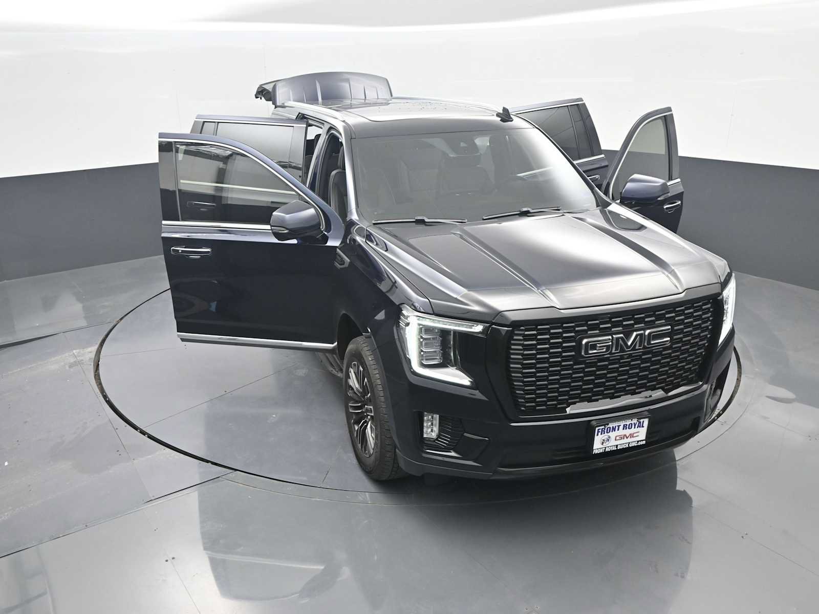 Used 2024 GMC Yukon XL SLT w/ SLT Luxury Package AWD/4WD image 55