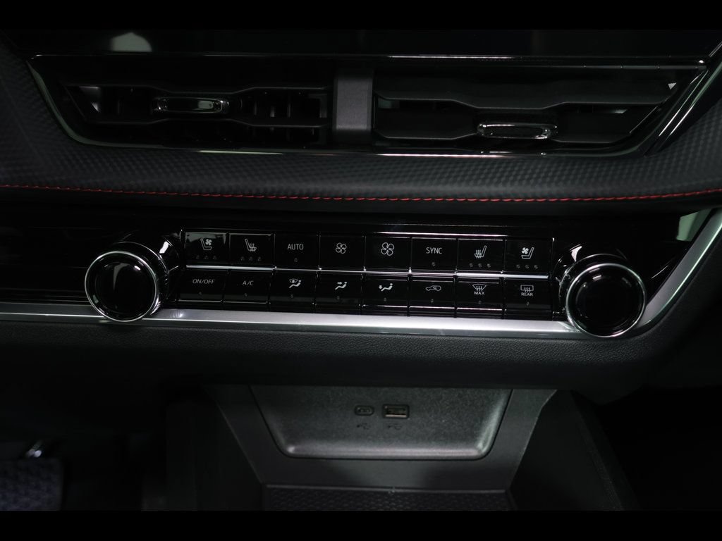 New 2026 Chevrolet Equinox RS w/ Convenience Package III FWD image 22