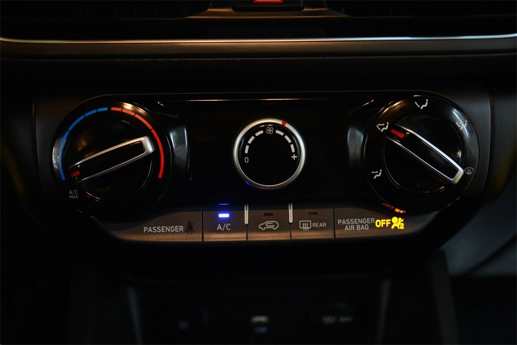 Used 2023 Hyundai Kona SE image 24