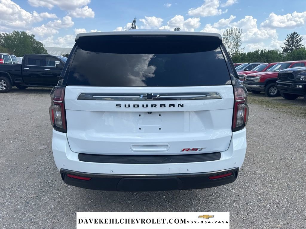 Certified 2022 Chevrolet Suburban RST w/ Luxury Package AWD/4WD image 4
