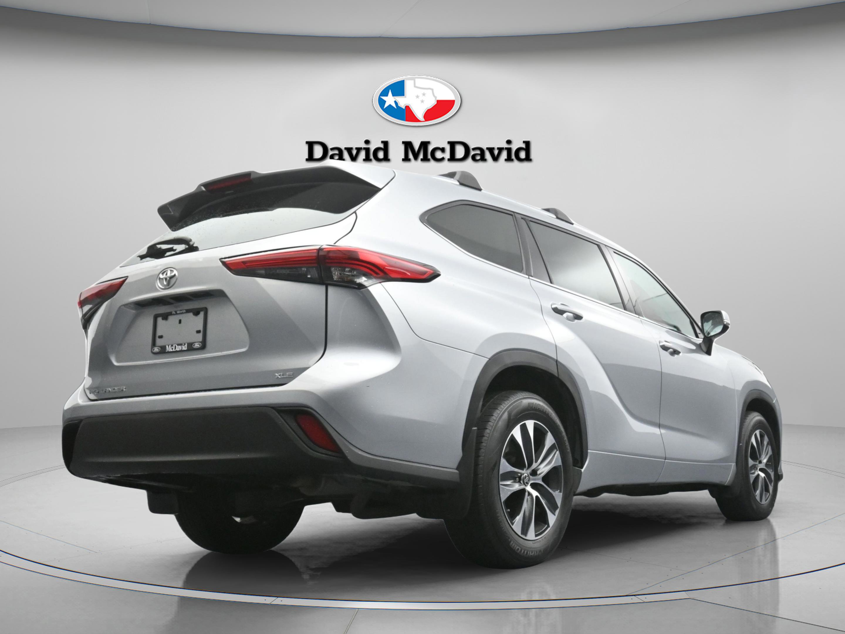 Used 2021 Toyota Highlander XLE image 32