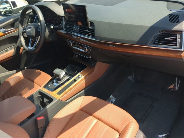 Used 2023 Audi Q5 2.0T Premium Plus w/ Premium Plus Package AWD/4WD image 12
