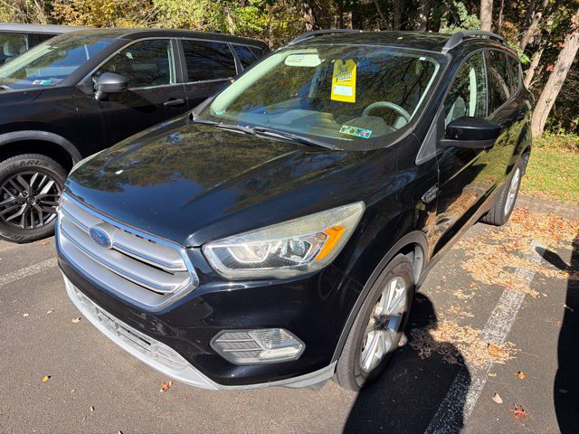 Used 2017 Ford Escape SE w/ Equipment Group 201A AWD/4WD image 2