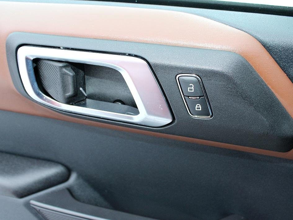 Used 2024 Ford Bronco Outer Banks image 14