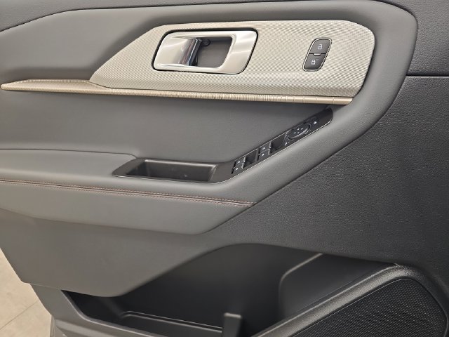 New 2026 Ford Explorer Active AWD/4WD image 40