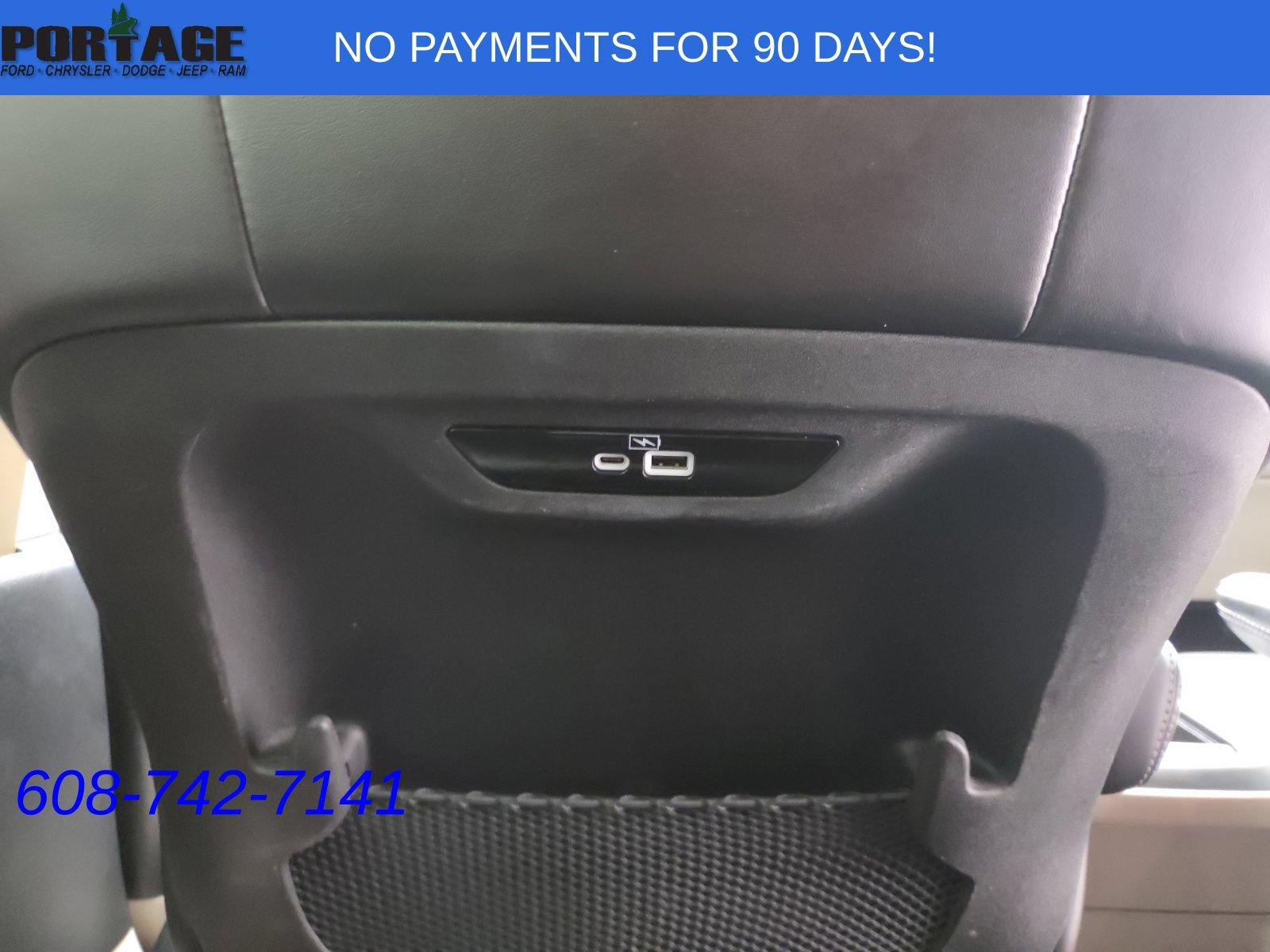 Used 2023 Chrysler Pacifica Touring-L FWD image 30