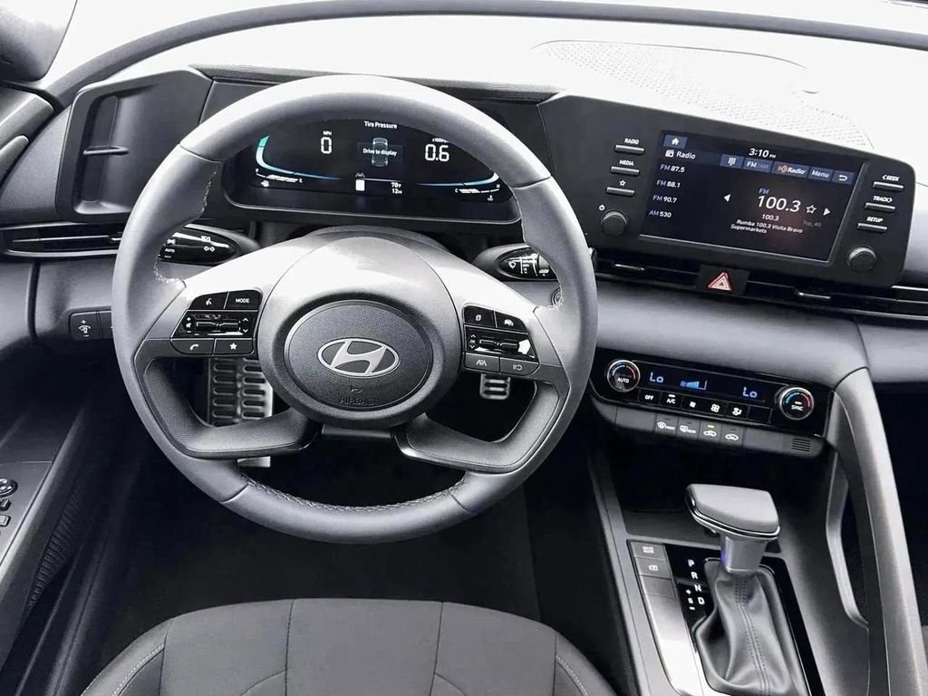 New 2026 Hyundai Elantra Sport FWD image 31