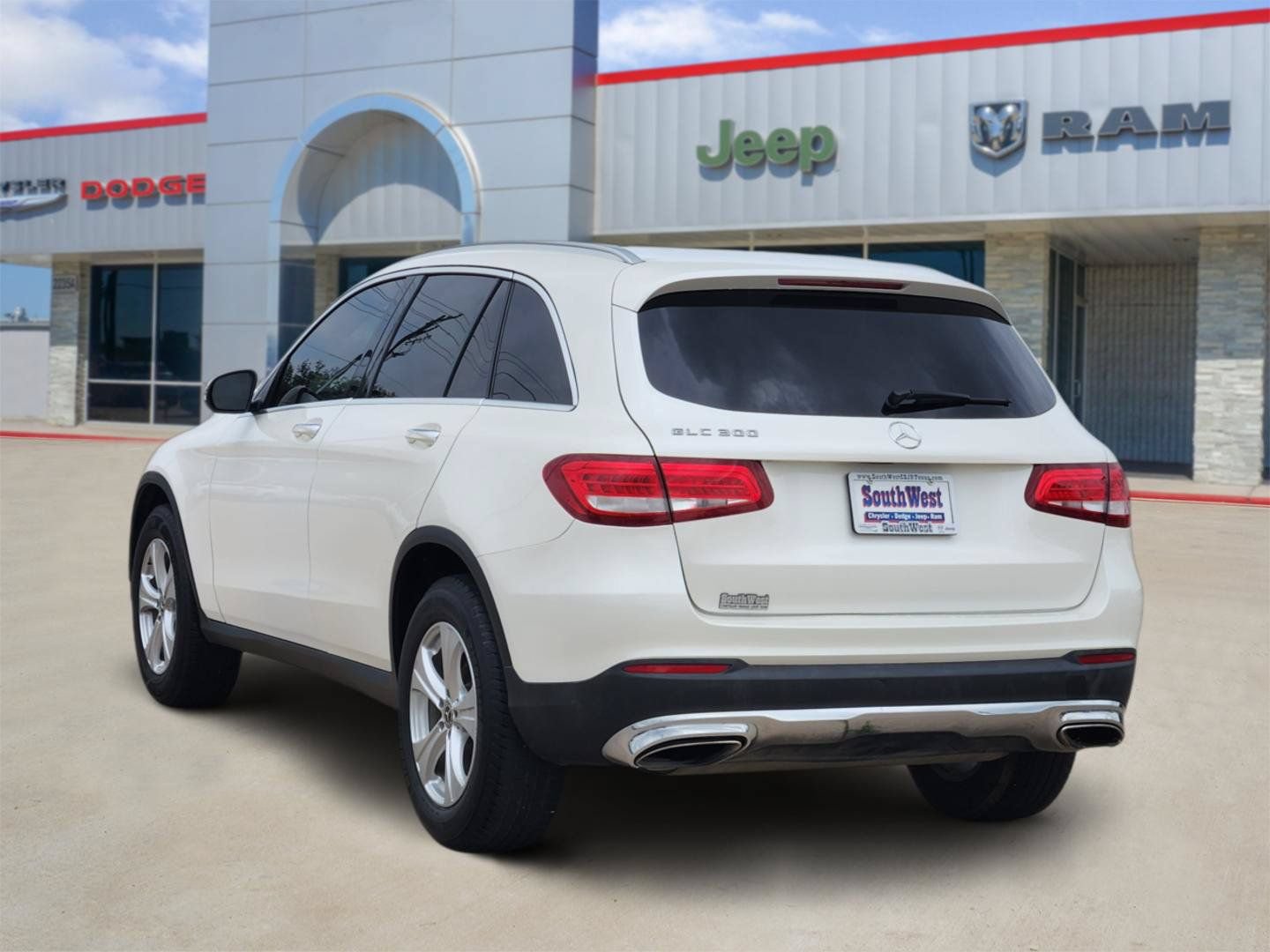Used 2018 Mercedes-Benz GLC 300 image 4