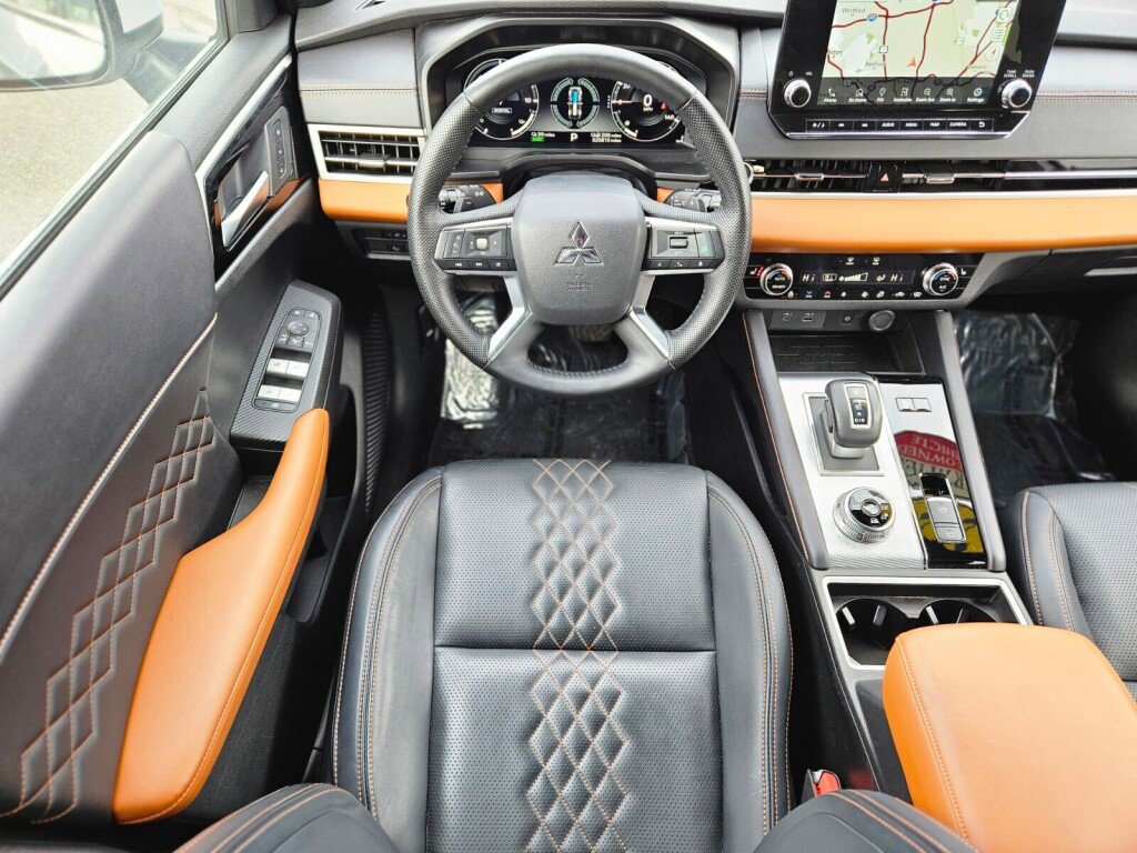 Used 2023 Mitsubishi Outlander SEL image 11