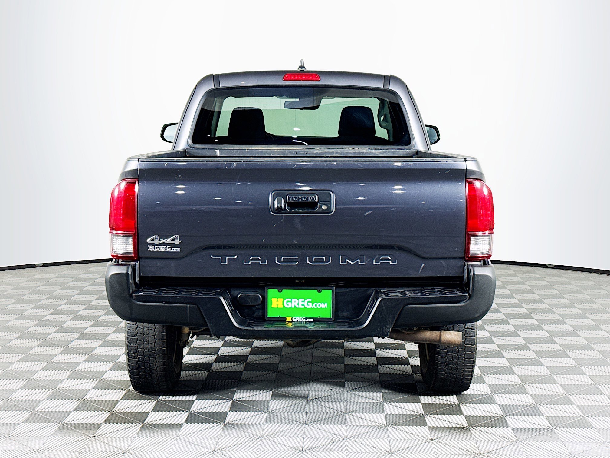 Used 2020 Toyota Tacoma SR image 8