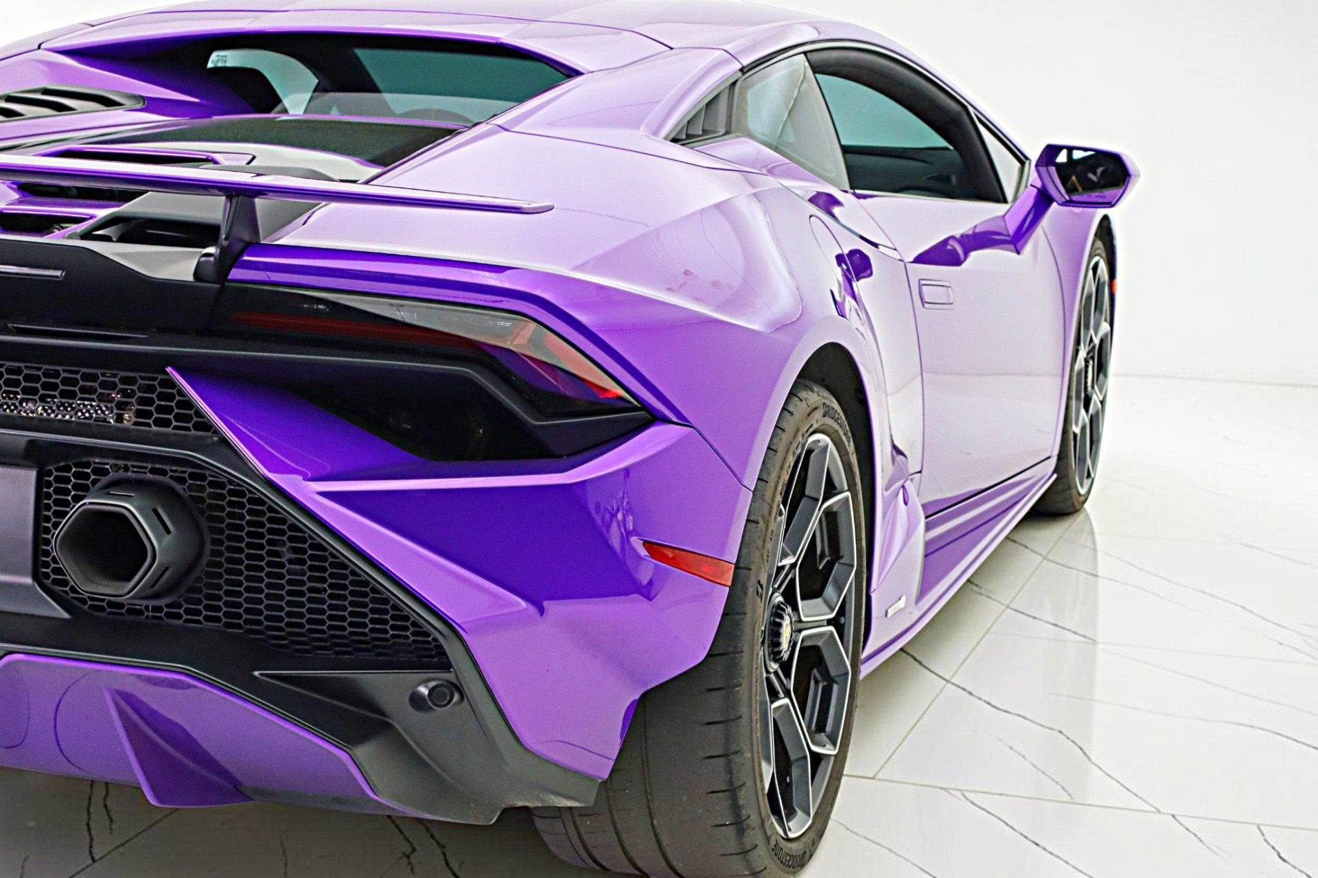 Used 2024 Lamborghini Huracan Tecnica RWD image 10