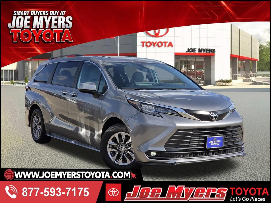 Used 2026 Toyota Sienna XLE FWD image 1