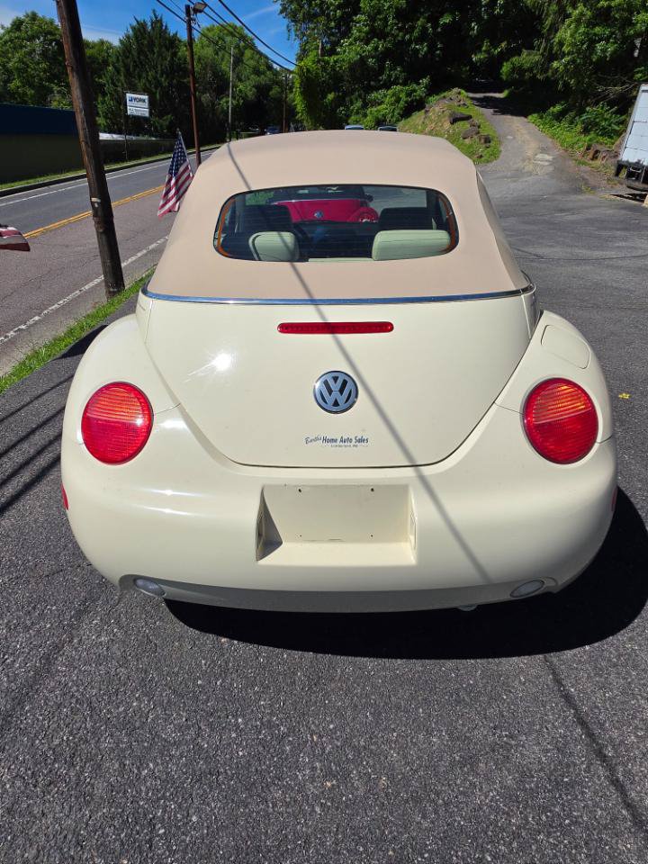 Used 2005 Volkswagen Beetle GL FWD image 3