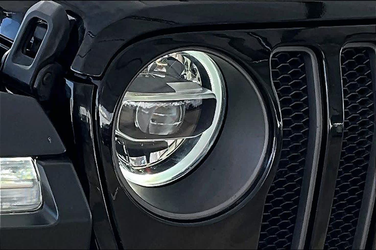 Used 2022 Jeep Wrangler Rubicon w/ LED Lighting Group AWD/4WD image 27