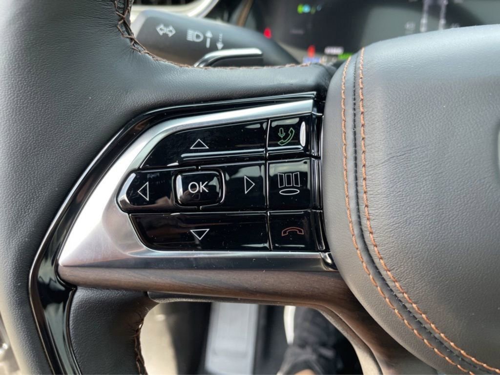 Used 2023 Jeep Grand Cherokee Summit image 29