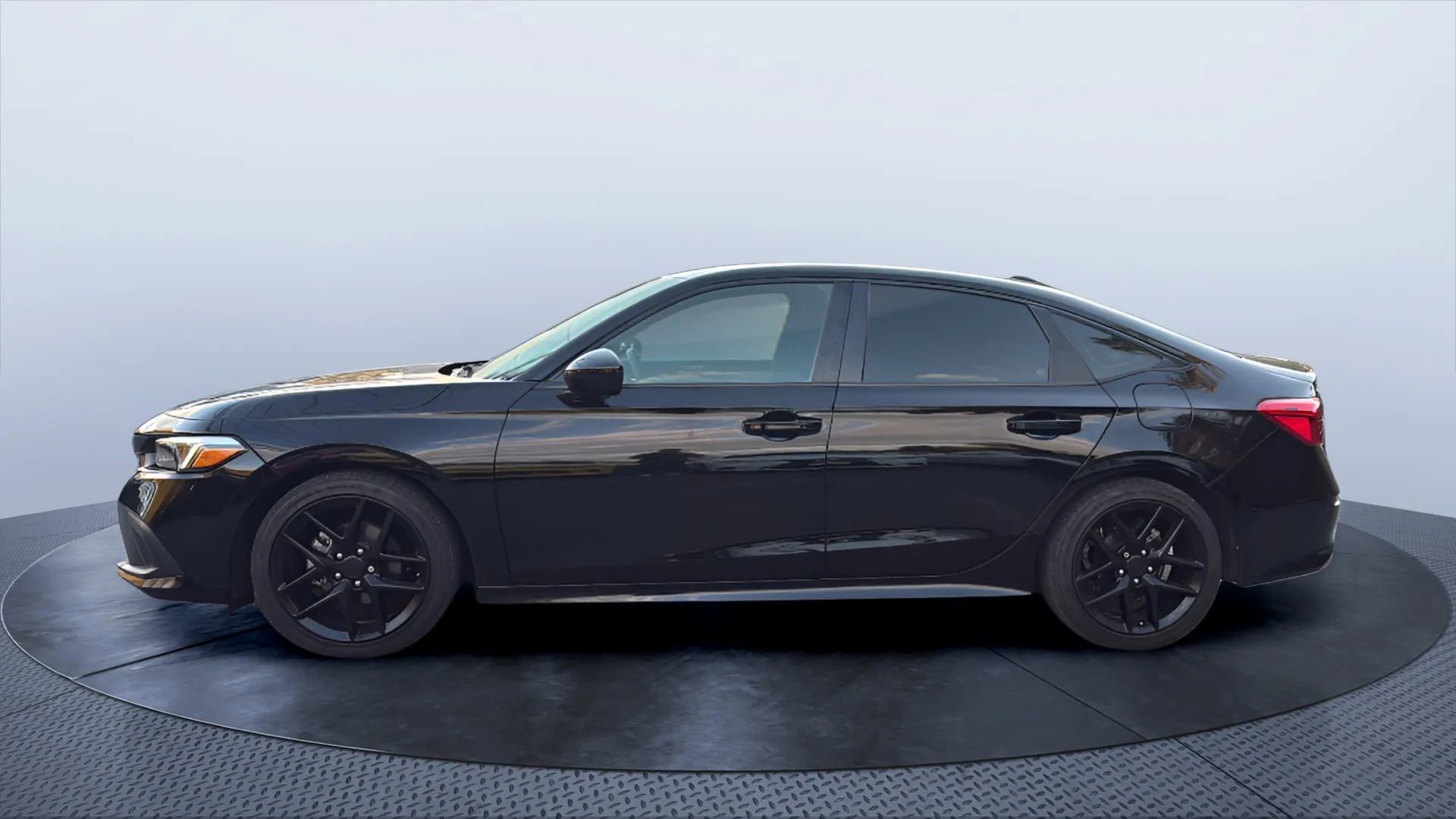 Used 2023 Honda Civic Sport image 2