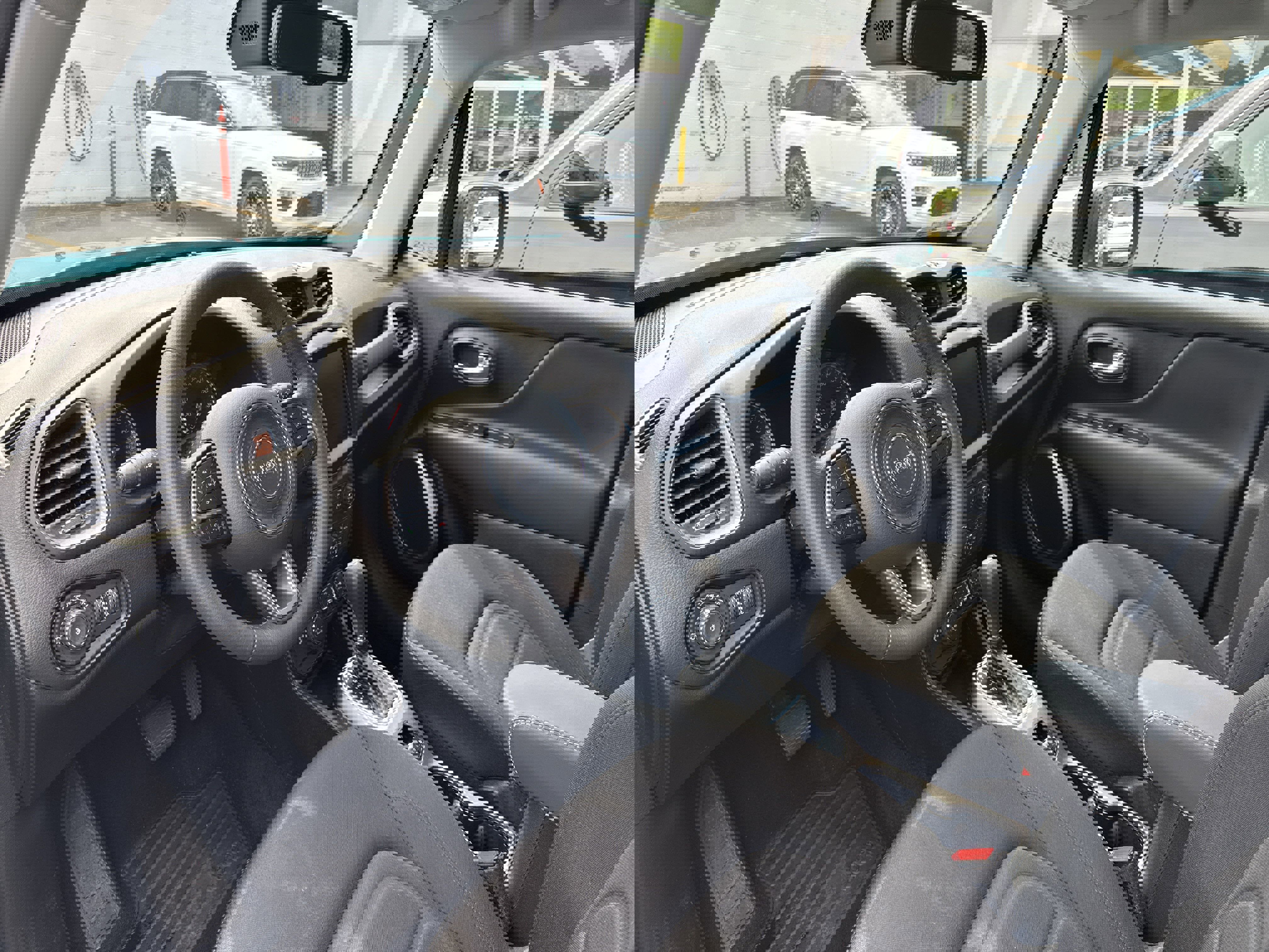 Used 2022 Jeep Renegade Latitude w/ Convenience Group image 9