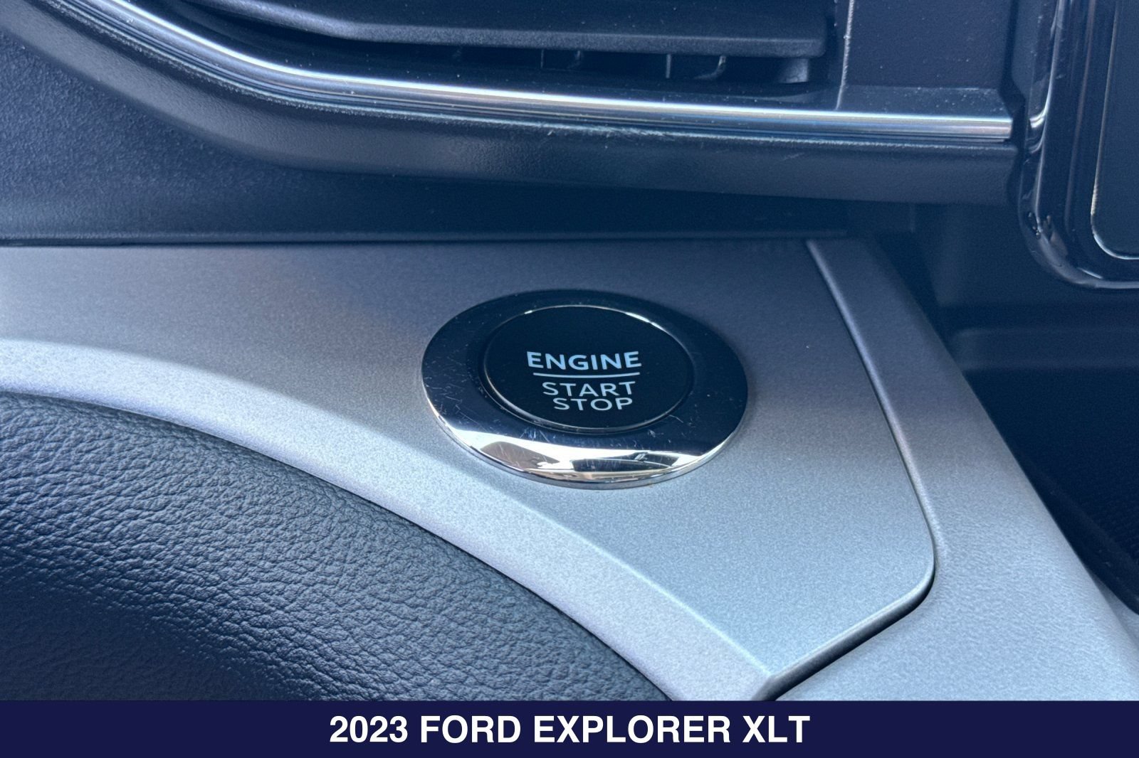 Certified 2023 Ford Explorer XLT w/ Equipment Group 202A AWD/4WD image 25