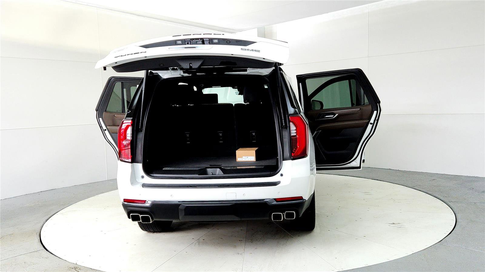 Used 2025 GMC Yukon Denali Ultimate image 11