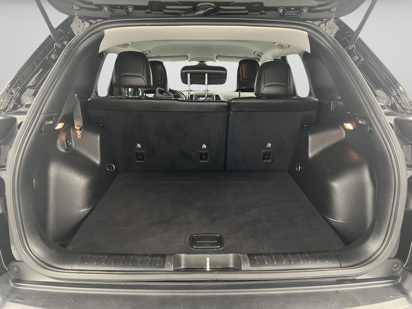 Used 2019 Jeep Cherokee Latitude Plus FWD image 36