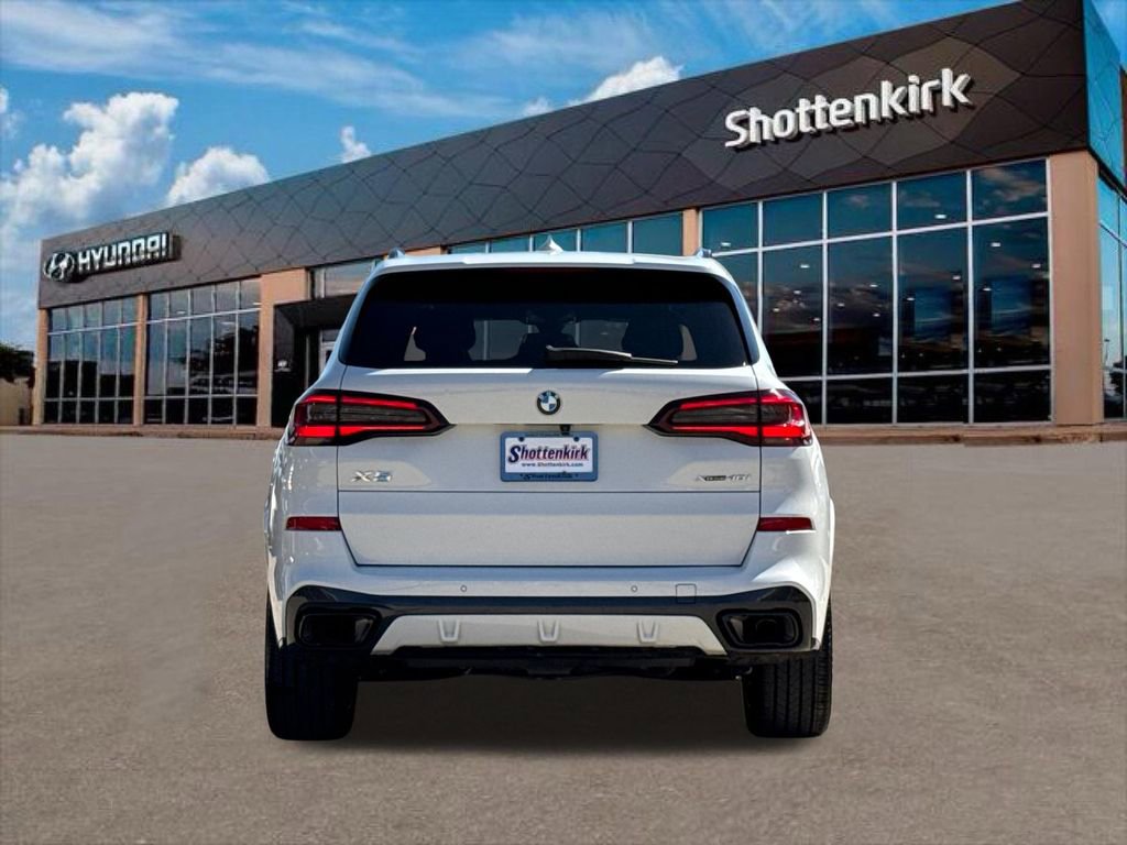 Used 2023 BMW X5 xDrive40i w/ M Sport Package image 7