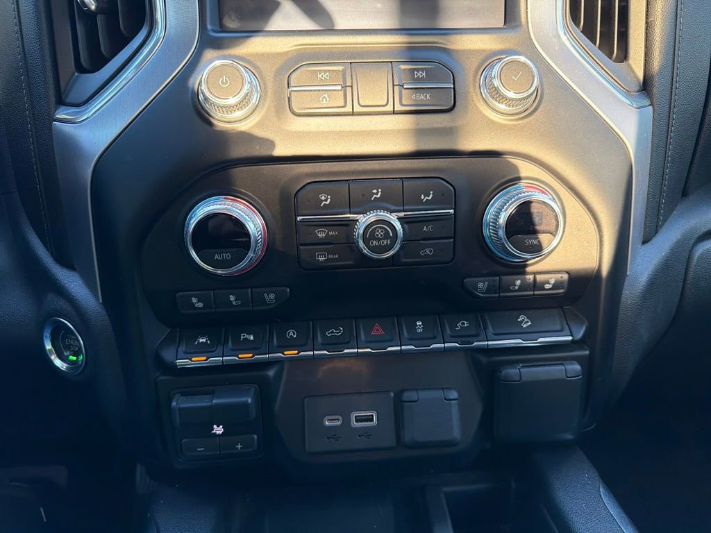 Used 2021 GMC Sierra 1500 SLT image 16