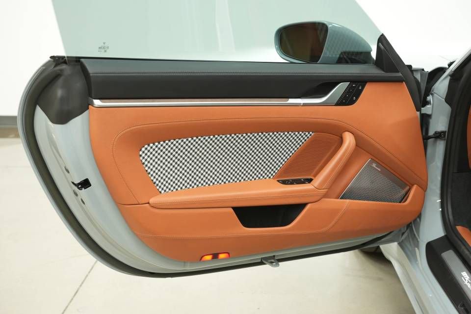 Certified 2023 Porsche 911 Sport Classic RWD image 27