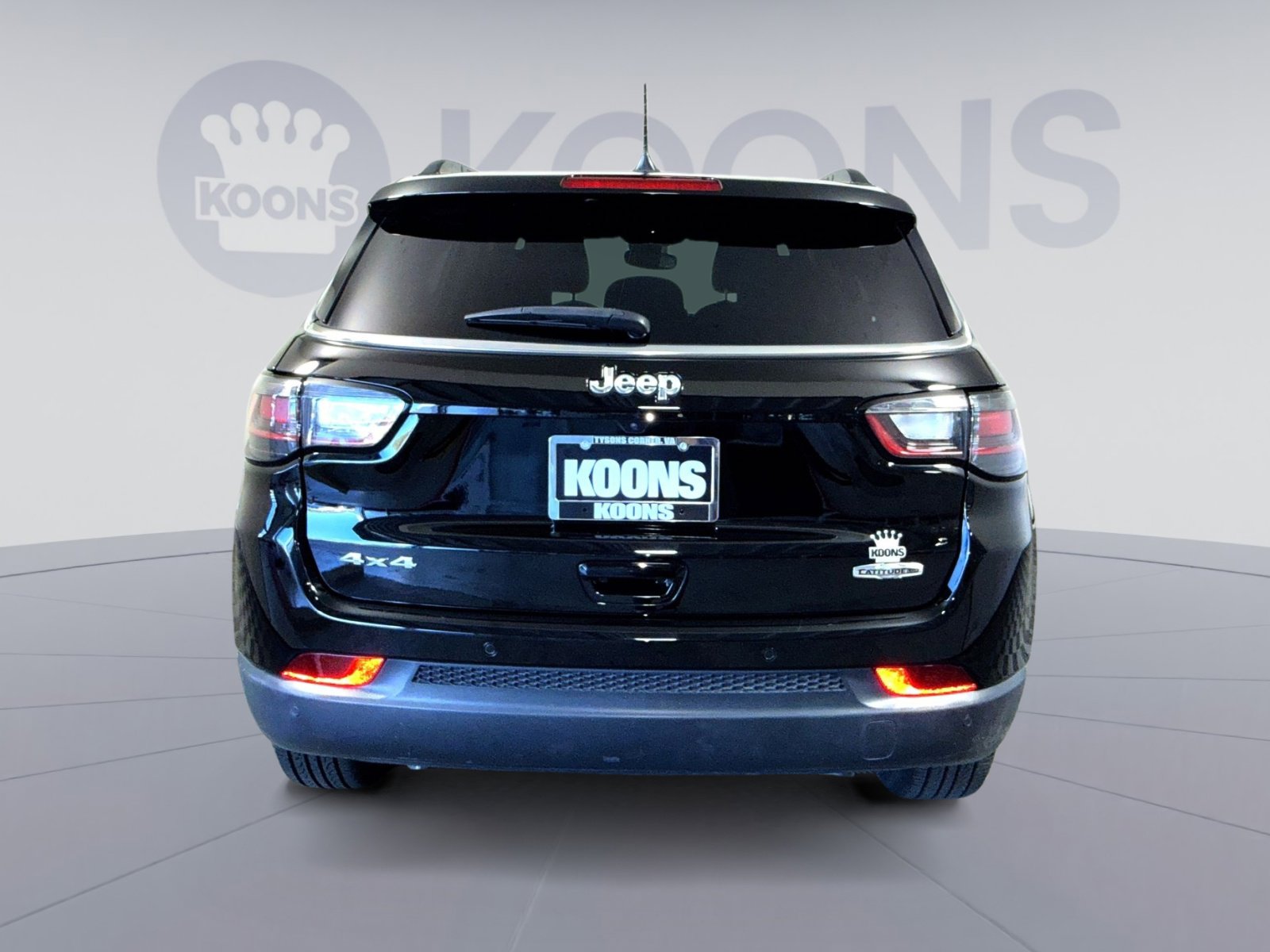 Used 2023 Jeep Compass Latitude w/ Sun and Sound Group image 5