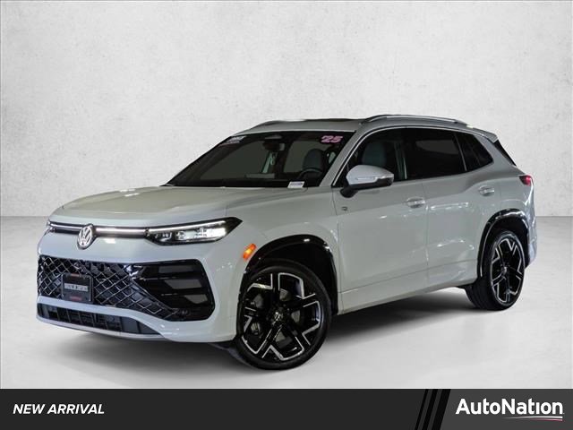 Used 2025 Volkswagen Tiguan SEL R-Line AWD/4WD image 1