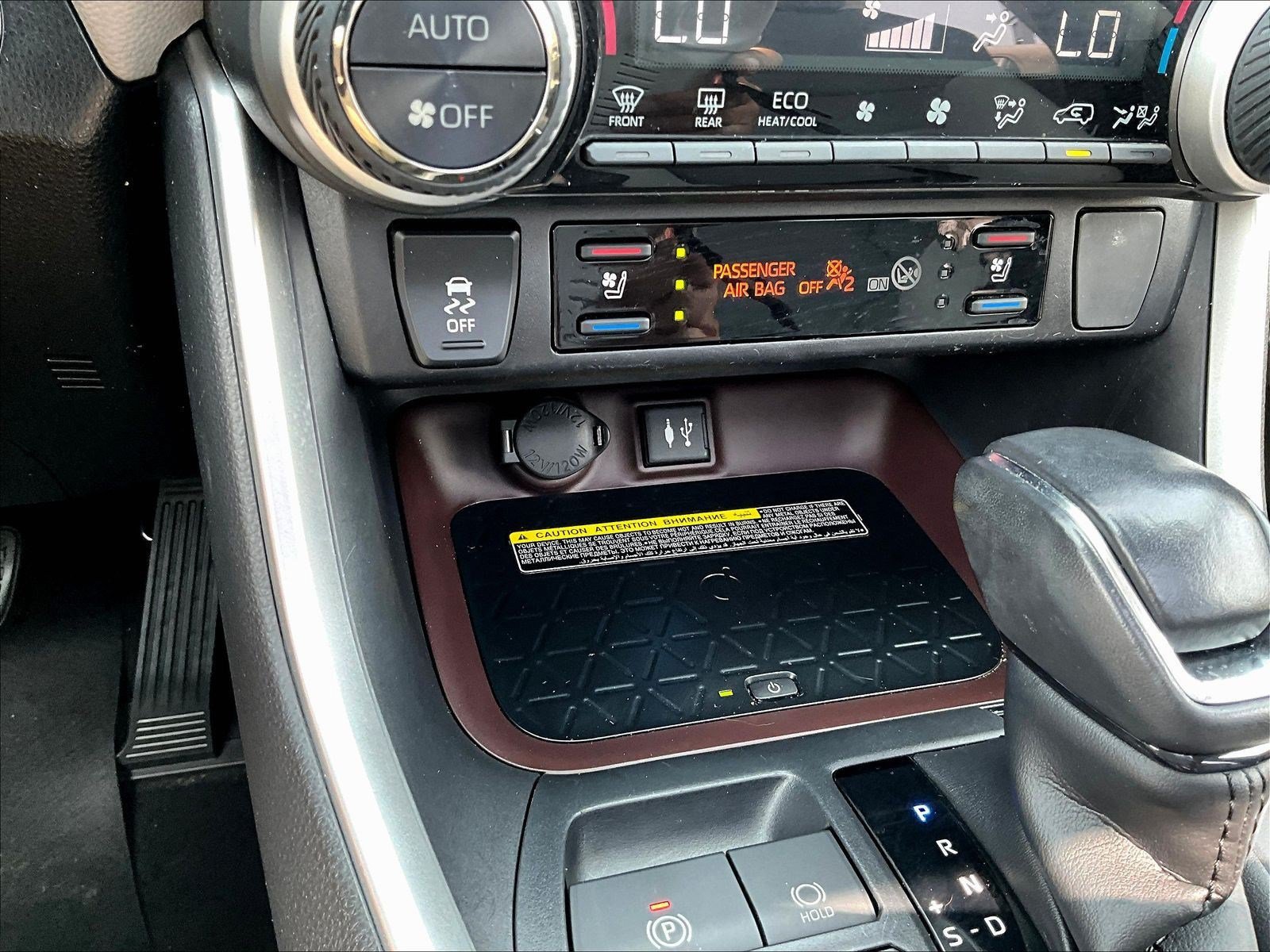 Used 2019 Toyota RAV4 Limited AWD/4WD image 16
