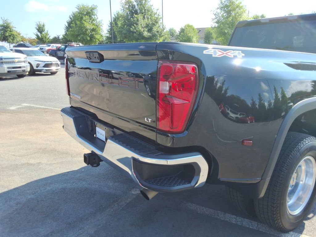 Certified 2025 Chevrolet Silverado 3500 LT AWD/4WD image 16