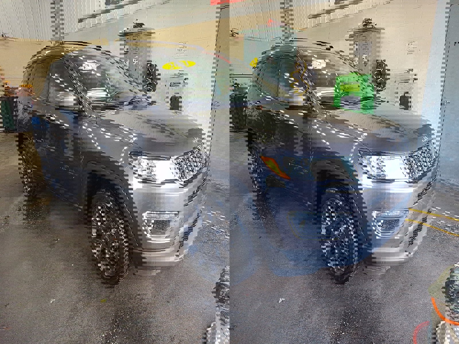 Used 2021 Jeep Compass Latitude image 2