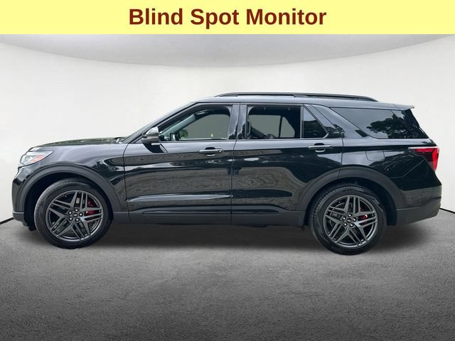 Used 2025 Ford Explorer ST AWD/4WD image 7