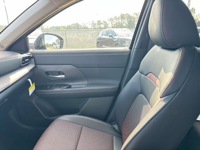 New 2027 Nissan Kicks SR FWD image 18