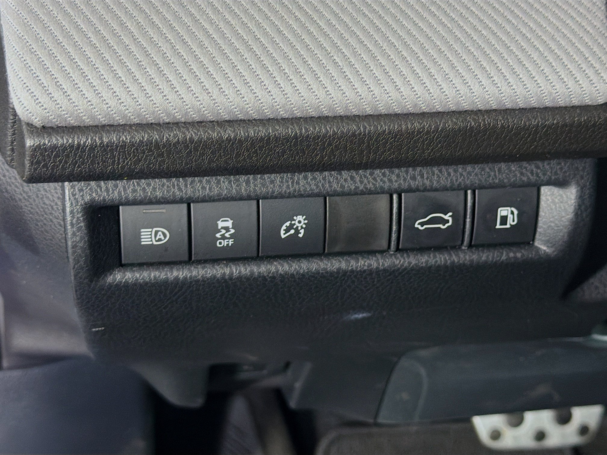 Used 2026 Toyota Camry SE FWD image 17