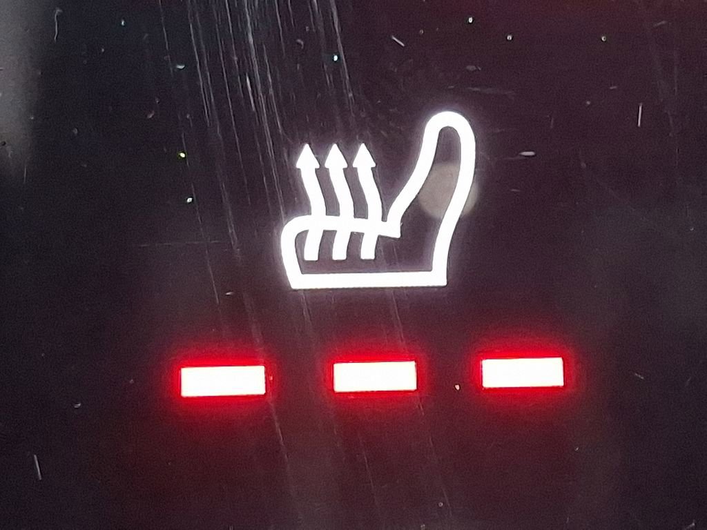 Used 2023 Porsche Cayenne Coupe image 26