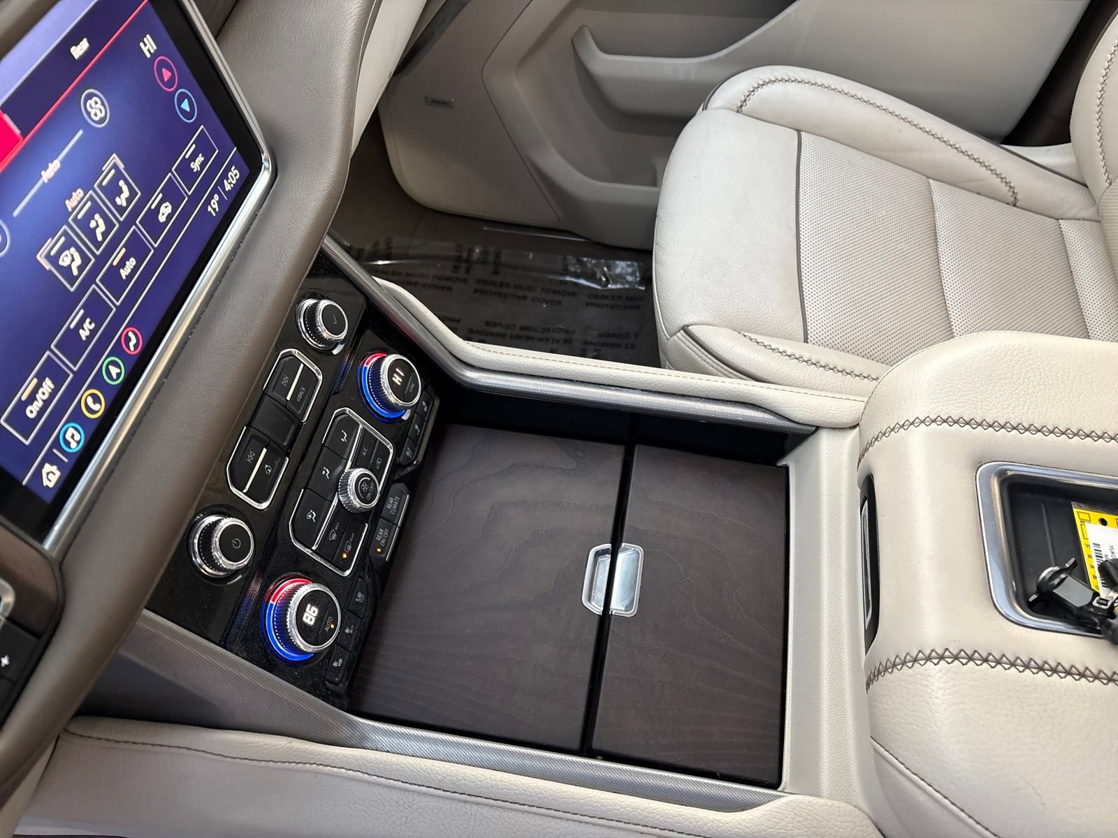 Used 2021 GMC Yukon XL Denali image 24