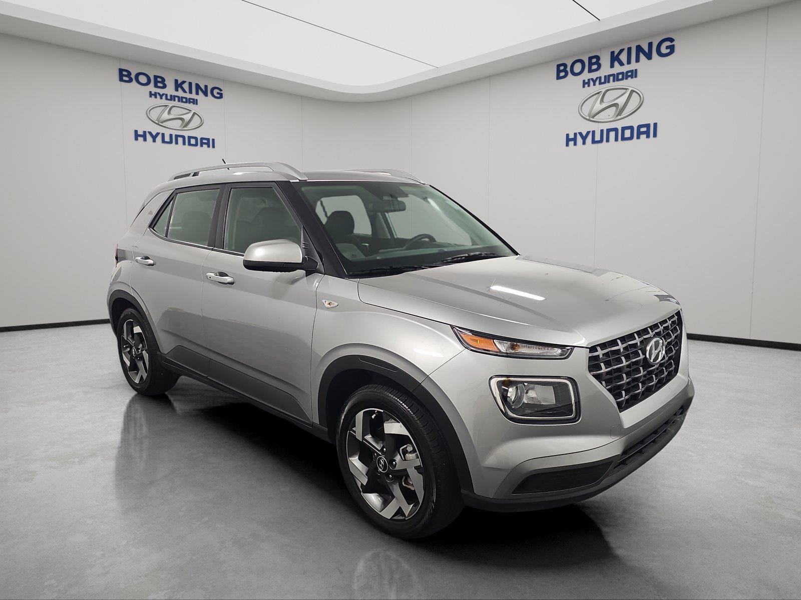 Certified 2025 Hyundai Venue SEL FWD image 7