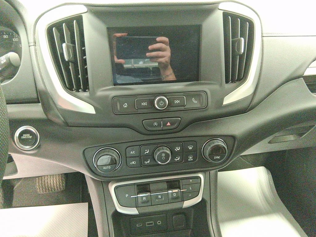 Used 2024 GMC Terrain SLE w/ Driver Convenience Package AWD/4WD image 21