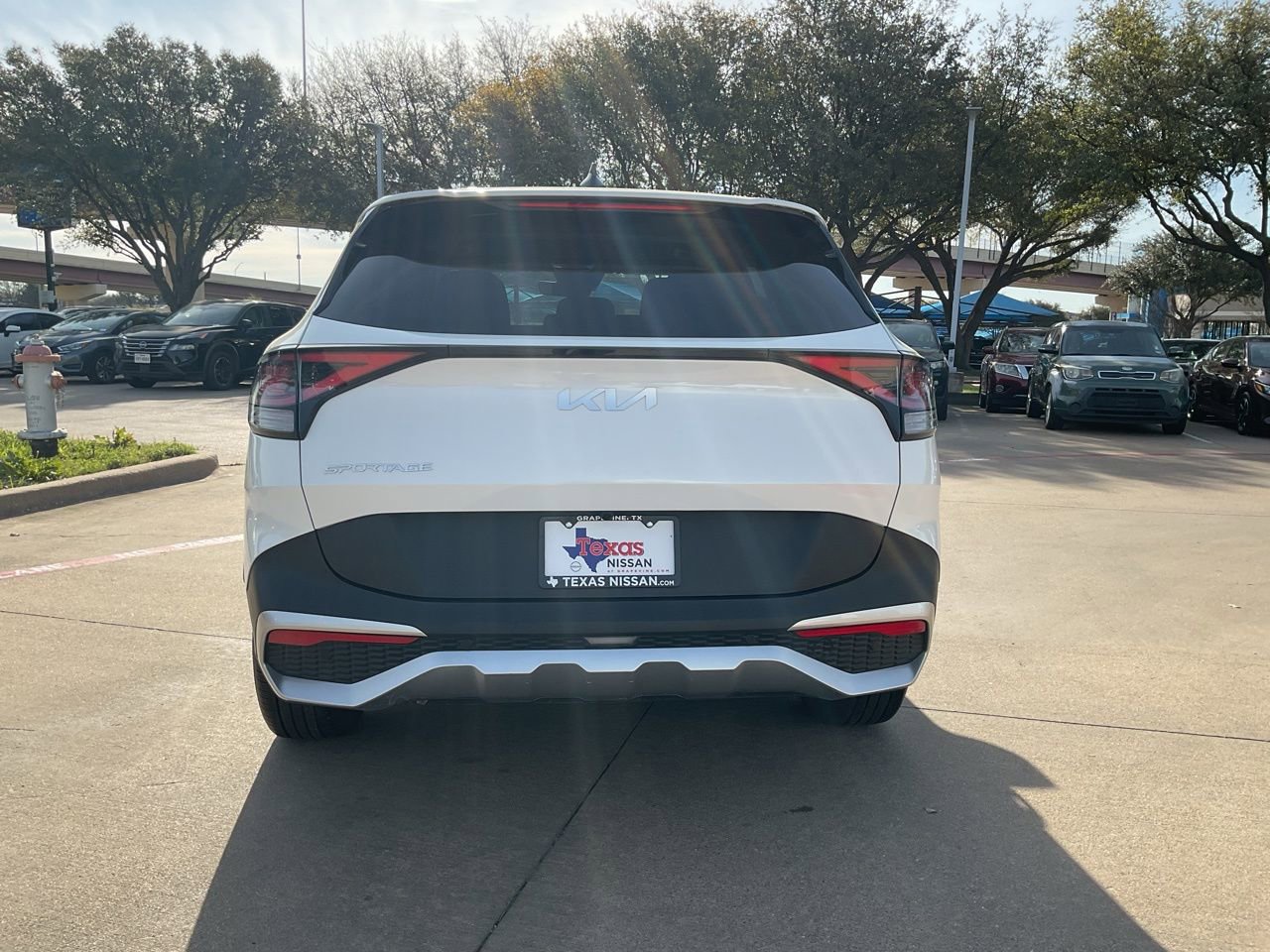 Used 2025 Kia Sportage LX image 8