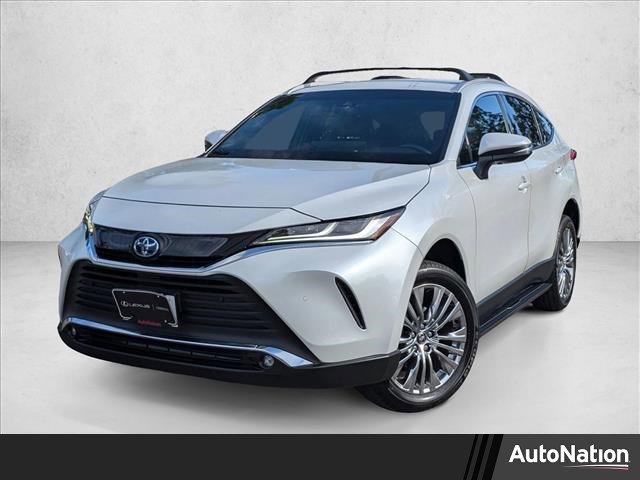 Used 2024 Toyota Venza XLE image 1